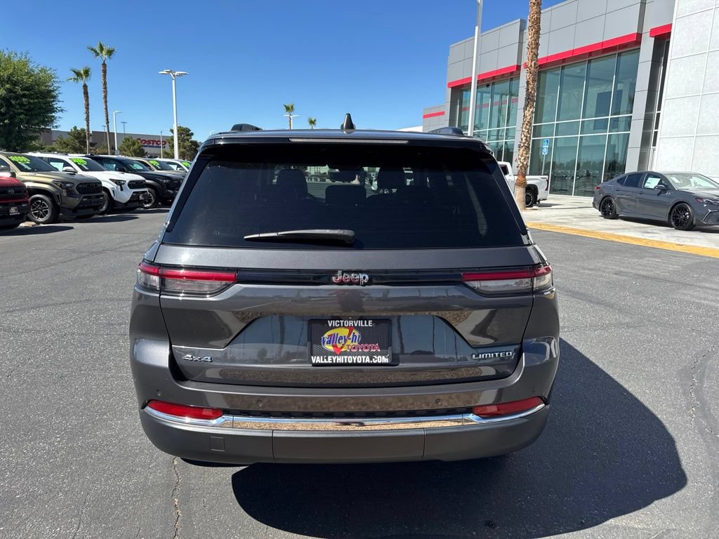 Used 2023 Jeep Grand Cherokee Limited AWD/4WD image 6