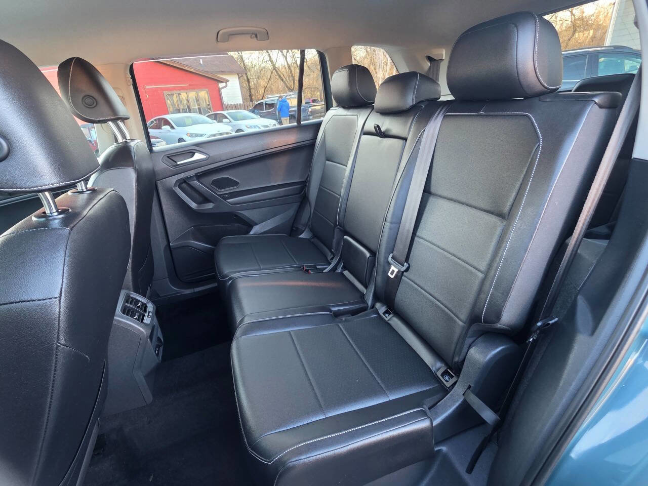 Used 2021 Volkswagen Tiguan SE 4dr SUV image 21