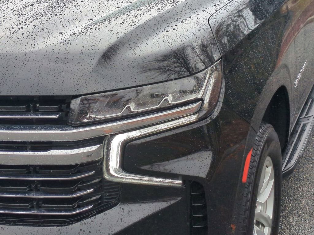 Used 2024 Chevrolet Suburban LT image 10