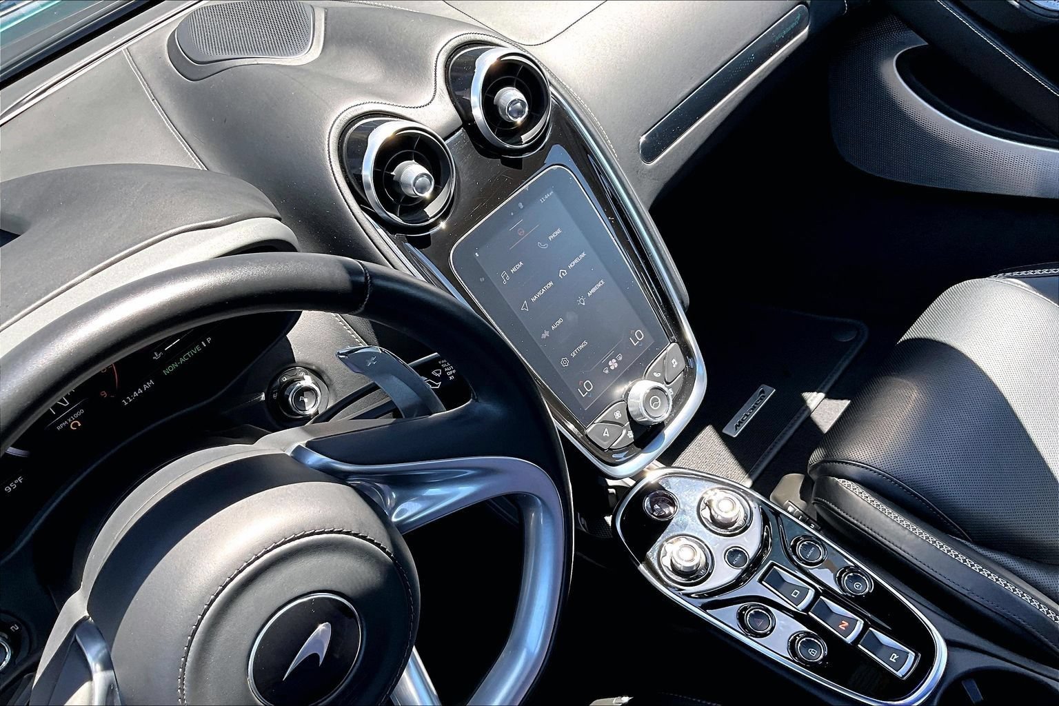 Used 2021 McLaren GT RWD image 29