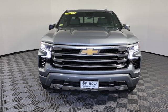 Used 2024 Chevrolet Silverado 1500 High Country w/ High Country Premium Package image 3
