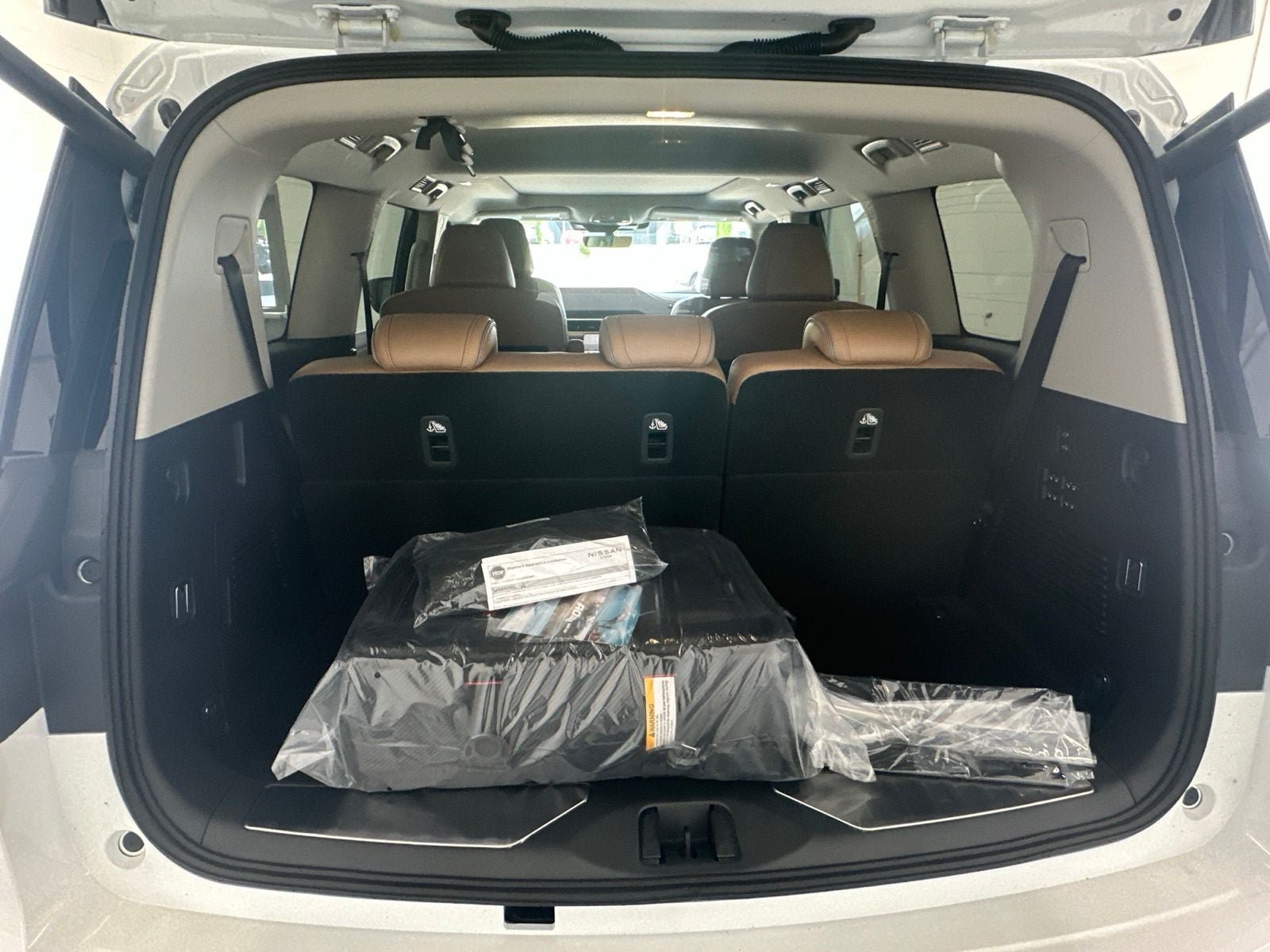 New 2027 INFINITI QX80 Luxe w/ Cargo Package AWD/4WD image 11