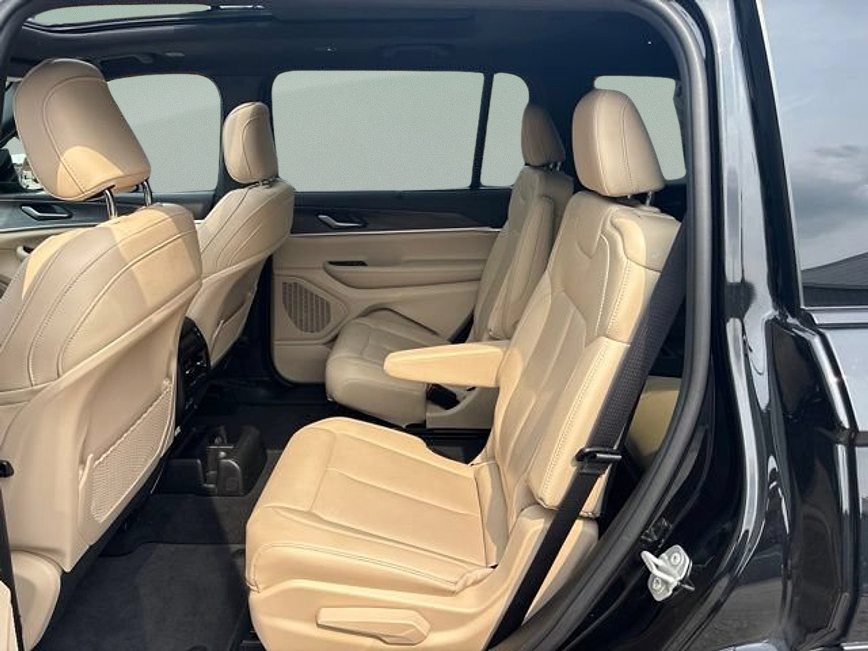 Used 2024 Jeep Grand Cherokee L Limited w/ Luxury Tech Group II AWD/4WD image 10
