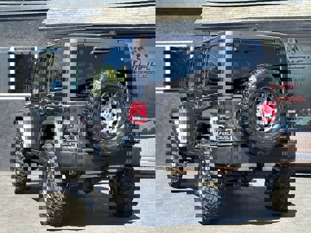 Used 2017 Jeep Wrangler Unlimited Rubicon w/ Connectivity Group image 17