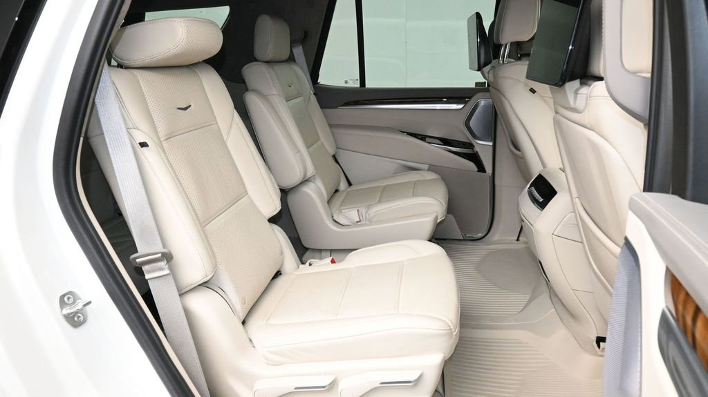Certified 2025 Cadillac Escalade Sport Platinum AWD/4WD image 17