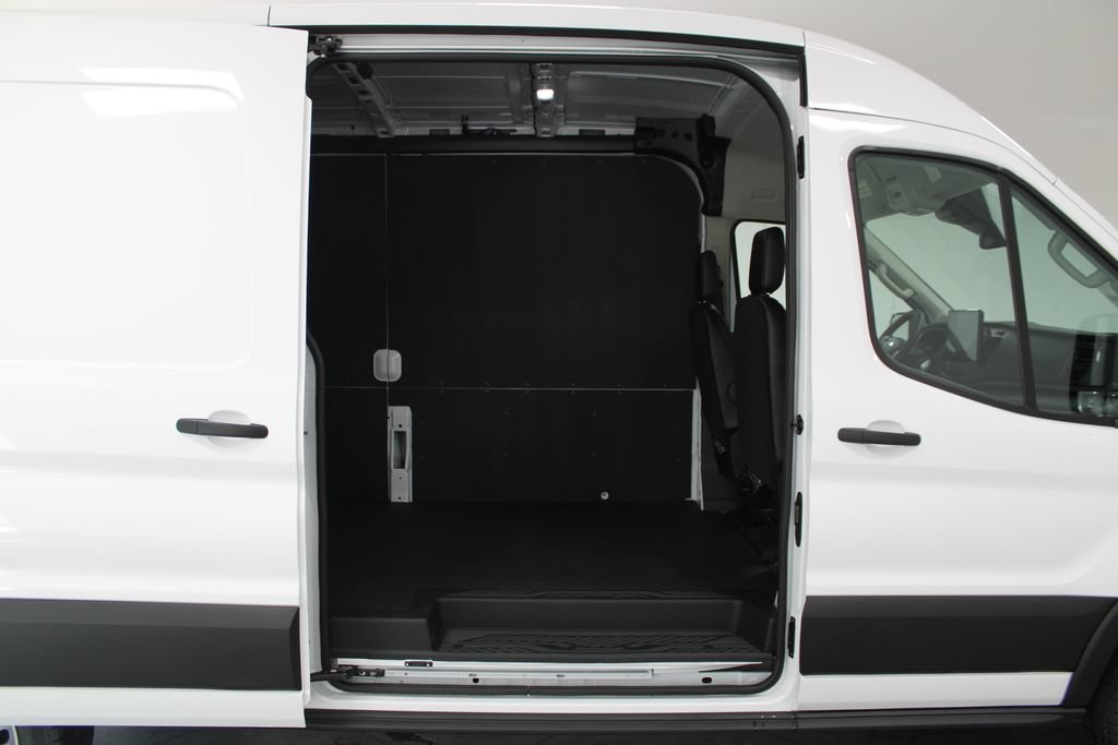 New 2026 Ford Transit 250 148 Medium Roof w/ Load Area Protection Package RWD image 28