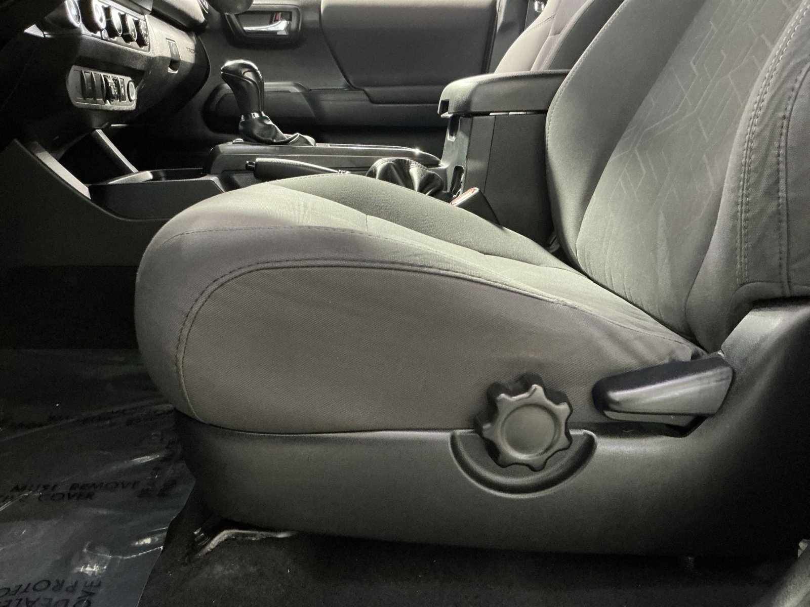 Used 2019 Toyota Tacoma TRD Off-Road AWD/4WD image 15