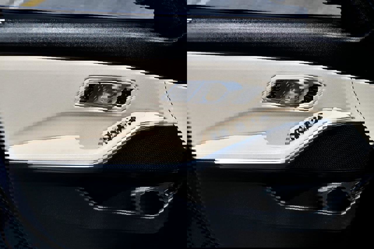 Used 2021 BMW 330i Sedan w/ Convenience Package image 9