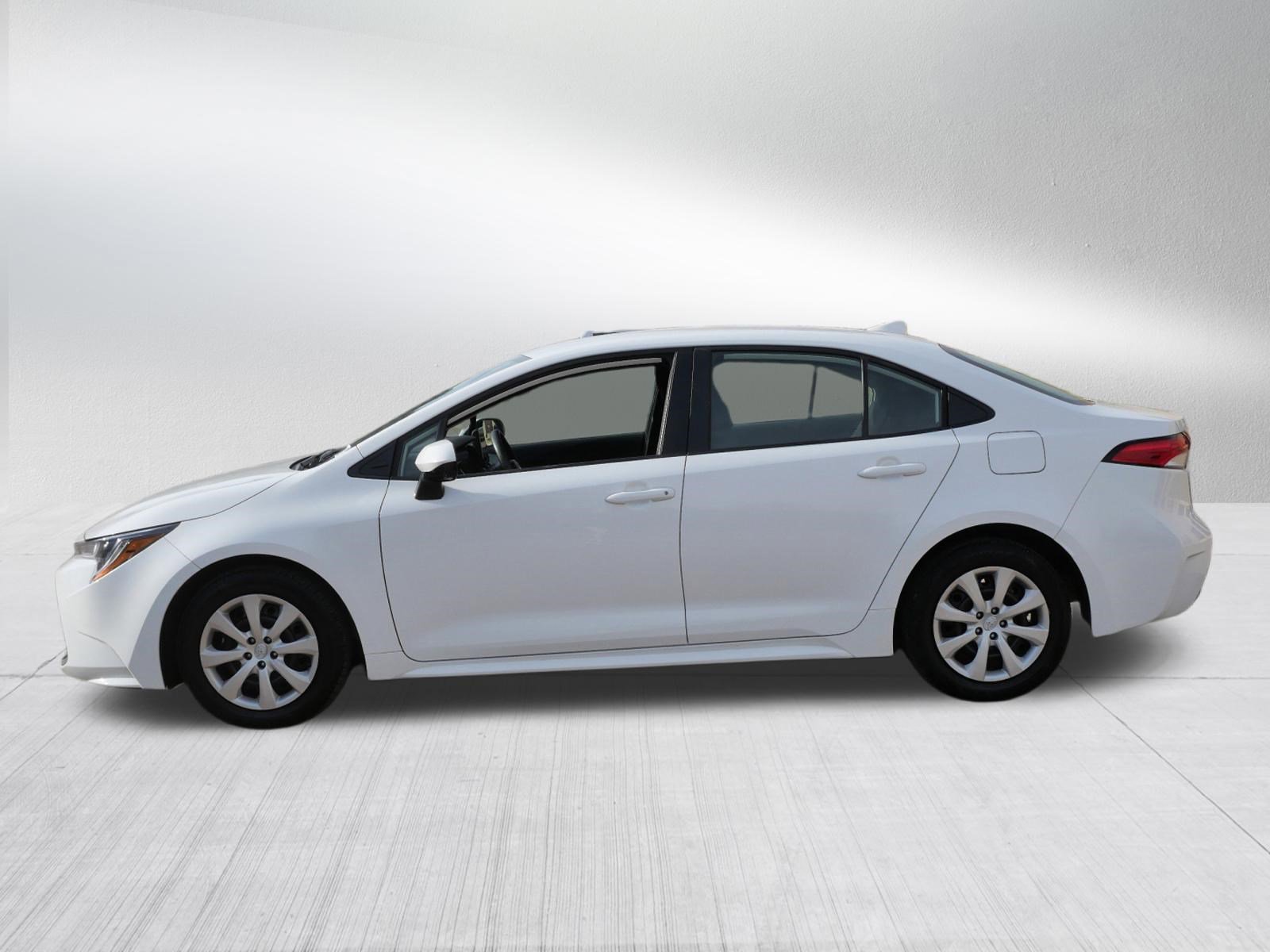 Certified 2025 Toyota Corolla LE FWD image 4