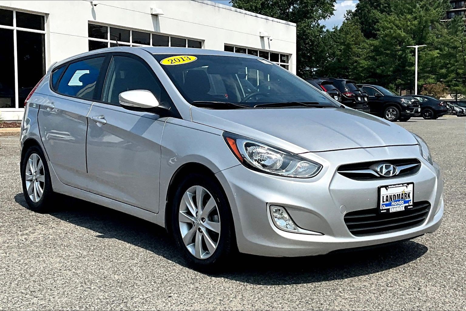 Used 2013 Hyundai Accent SE FWD image 11