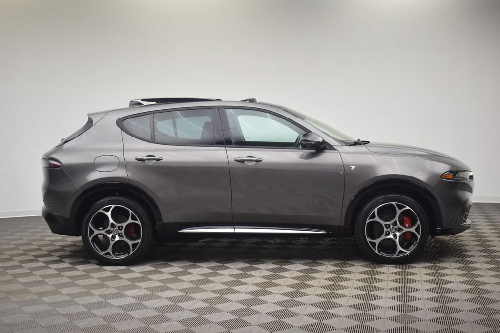 Used 2024 Alfa Romeo Tonale Ti w/ Active Assist Package AWD/4WD image 12