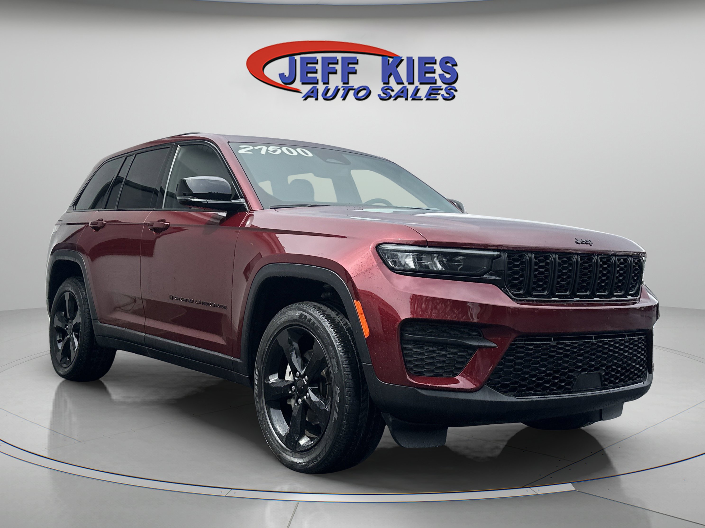Used 2023 Jeep Grand Cherokee Altitude image 2
