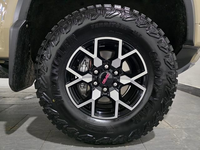 Used 2024 GMC Canyon AT4X image 27