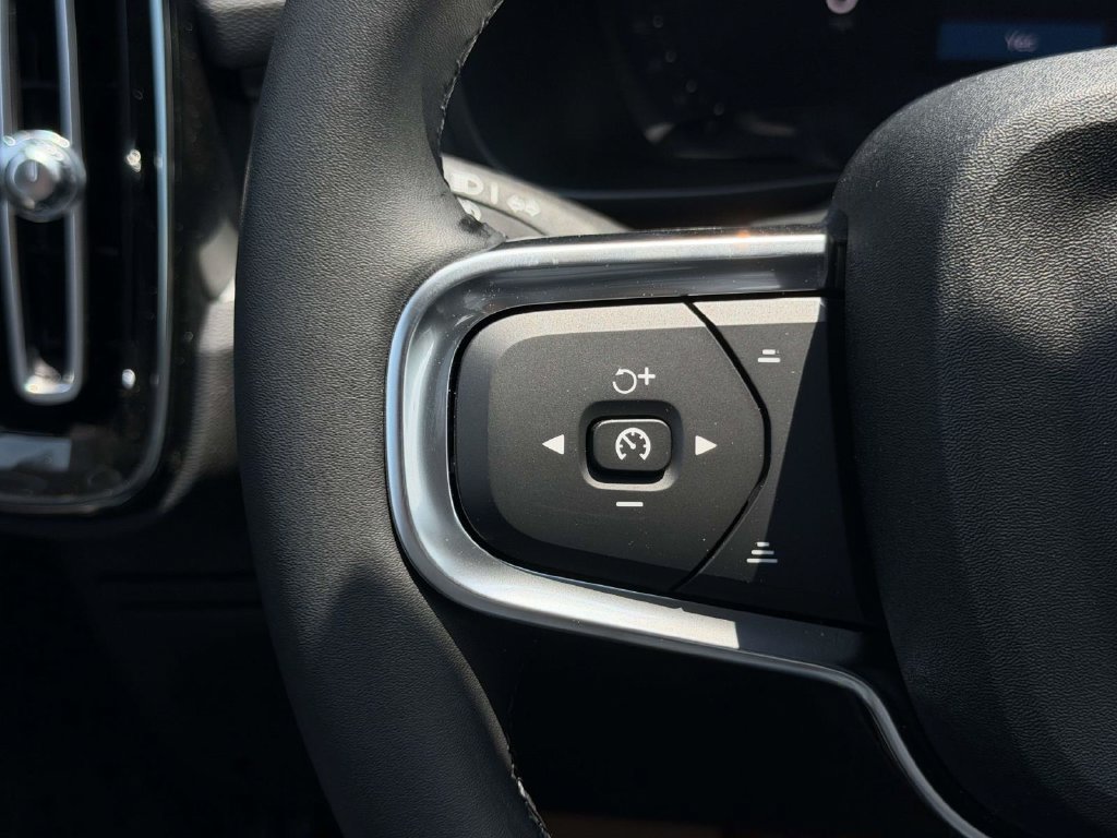 New 2026 Volvo XC40 B5 Plus w/ Protection Package Premier AWD/4WD image 8