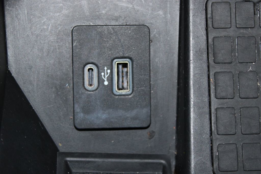 Certified 2022 Ford F150 Platinum w/ Equipment Group 701A High image 50