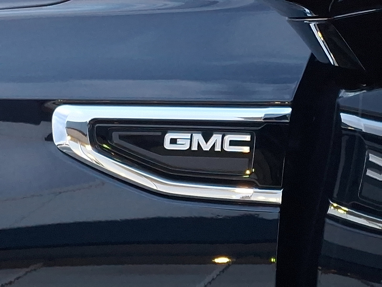 Certified 2023 GMC Yukon SLT w/ SLT Luxury Package image 29