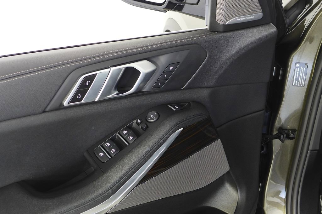 Used 2021 BMW X5 sDrive40i w/ Premium Package image 12