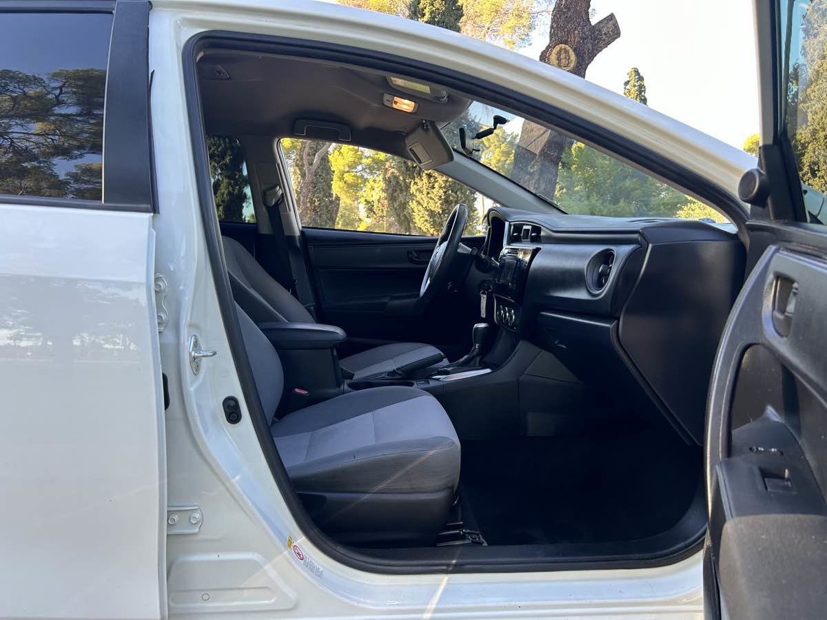 Used 2017 Toyota Corolla L w/ Carpet Mat Package (TMS) FWD image 23