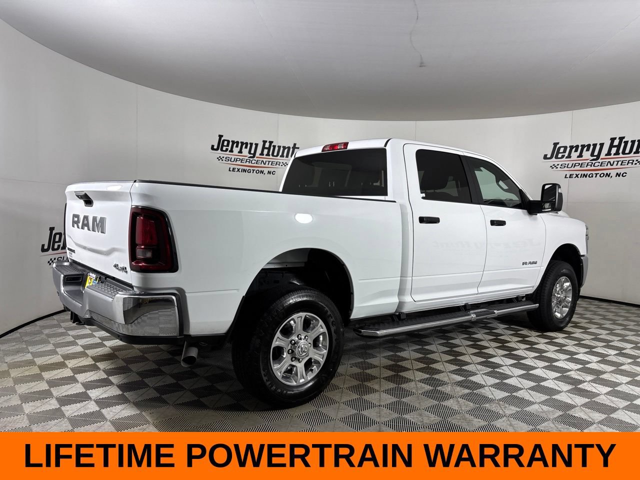 Used 2025 RAM 2500 Big Horn AWD/4WD image 5