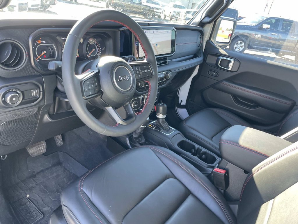 Used 2024 Jeep Wrangler Unlimited Rubicon AWD/4WD image 44