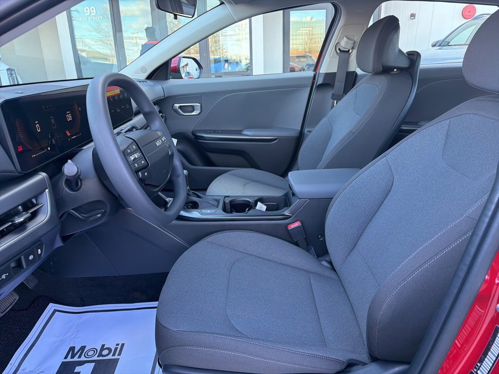 New 2025 Kia K4 LXS image 30