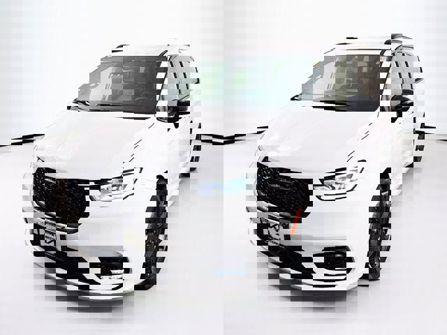 Used 2024 Chrysler Pacifica Touring-L w/ S Appearance Package image 1