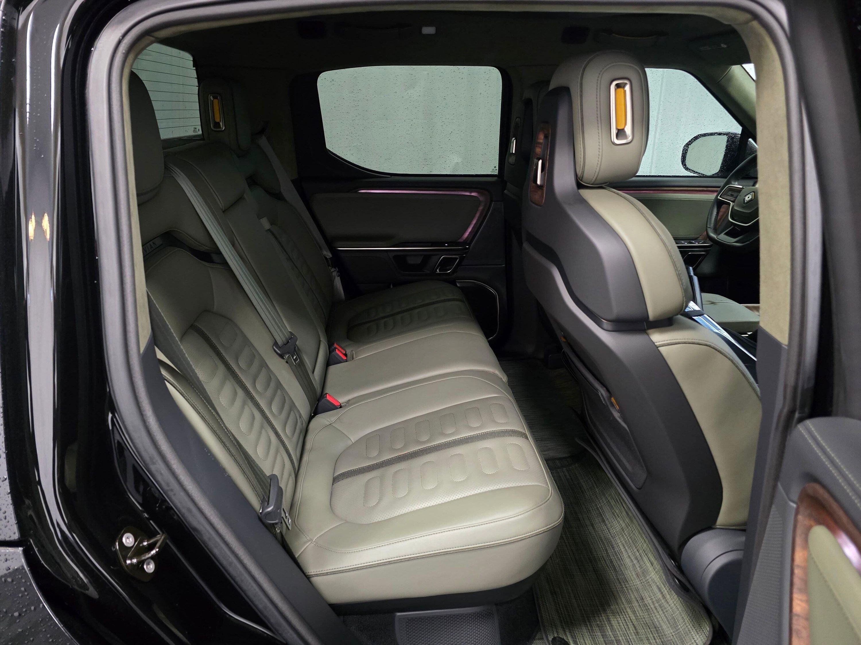 Used 2022 Rivian R1T Adventure AWD/4WD image 22