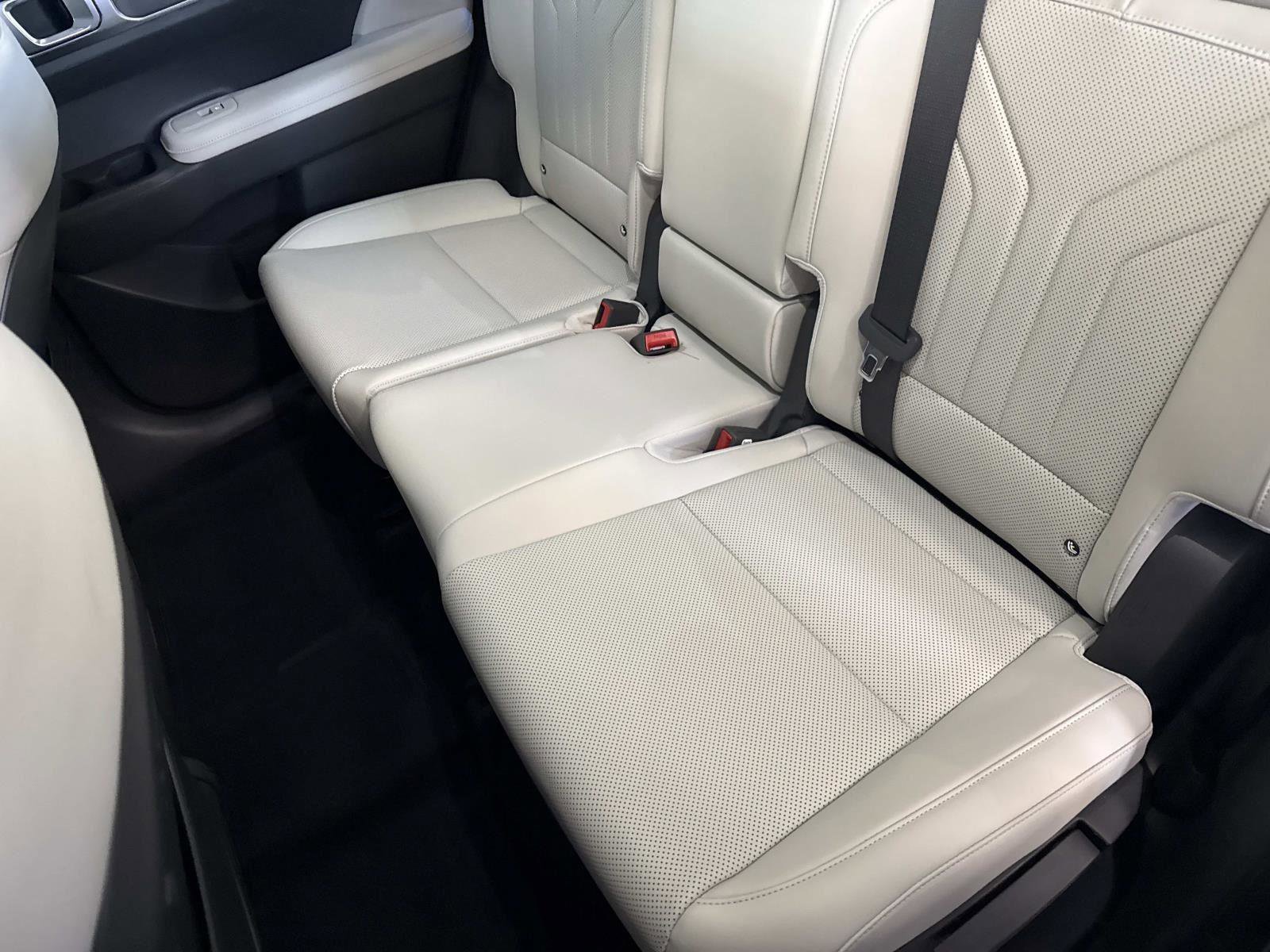 Certified 2025 Hyundai Santa Fe SEL image 13