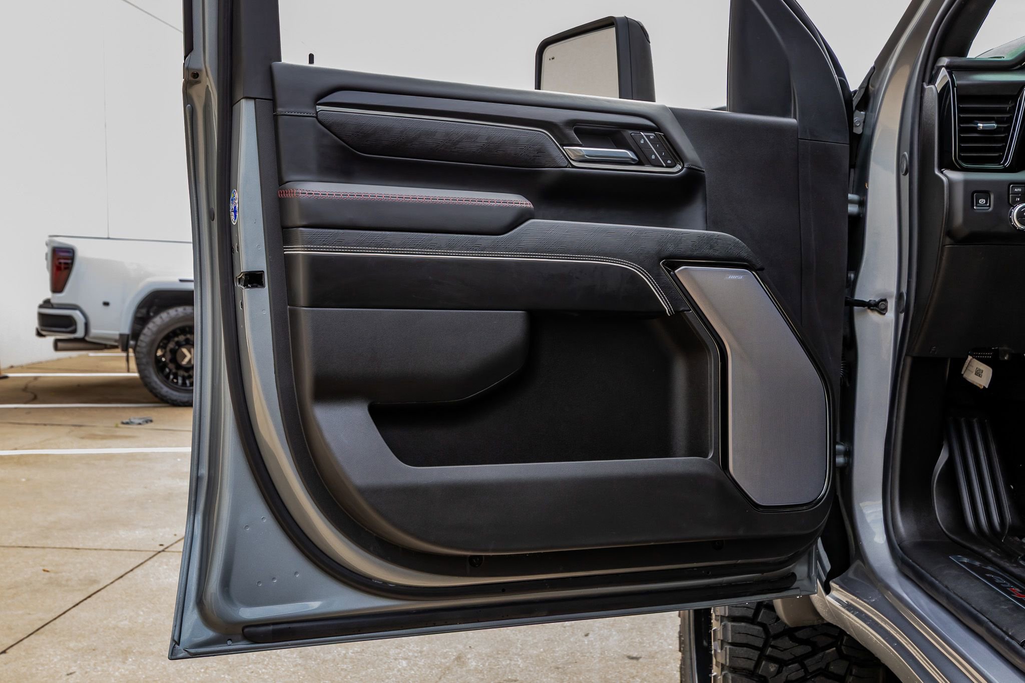 Used 2026 GMC Sierra 2500 AT4X image 36