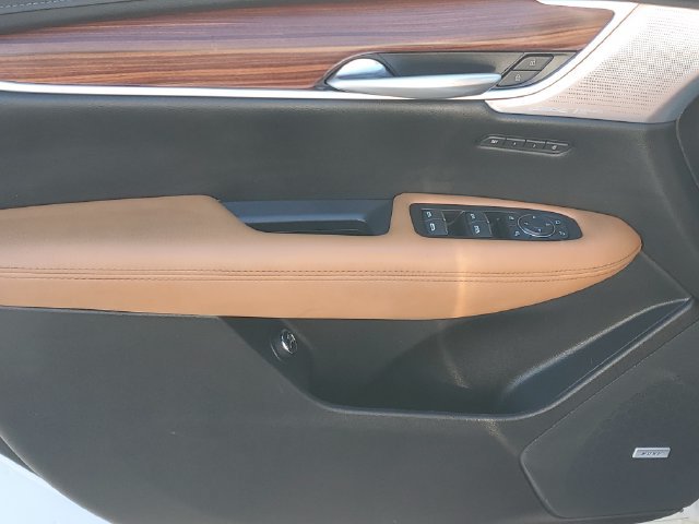 Certified 2024 Cadillac XT5 Premium Luxury w/ LPO, Floor Liner Package AWD/4WD image 11