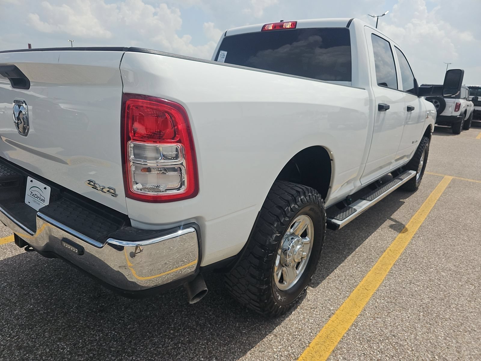 Used 2021 RAM 2500 Tradesman w/ Chrome Appearance Group AWD/4WD image 3