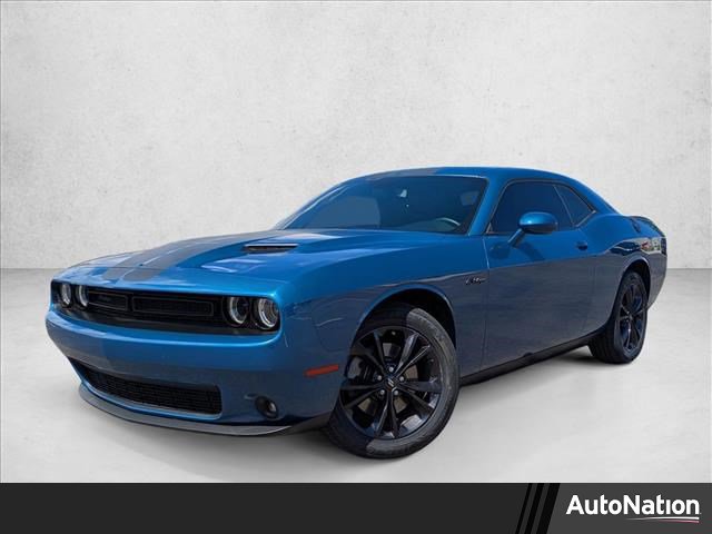 Used 2022 Dodge Challenger SXT image 1