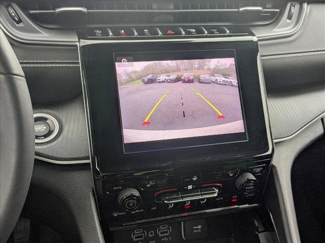 Used 2023 Jeep Grand Cherokee L Laredo image 11