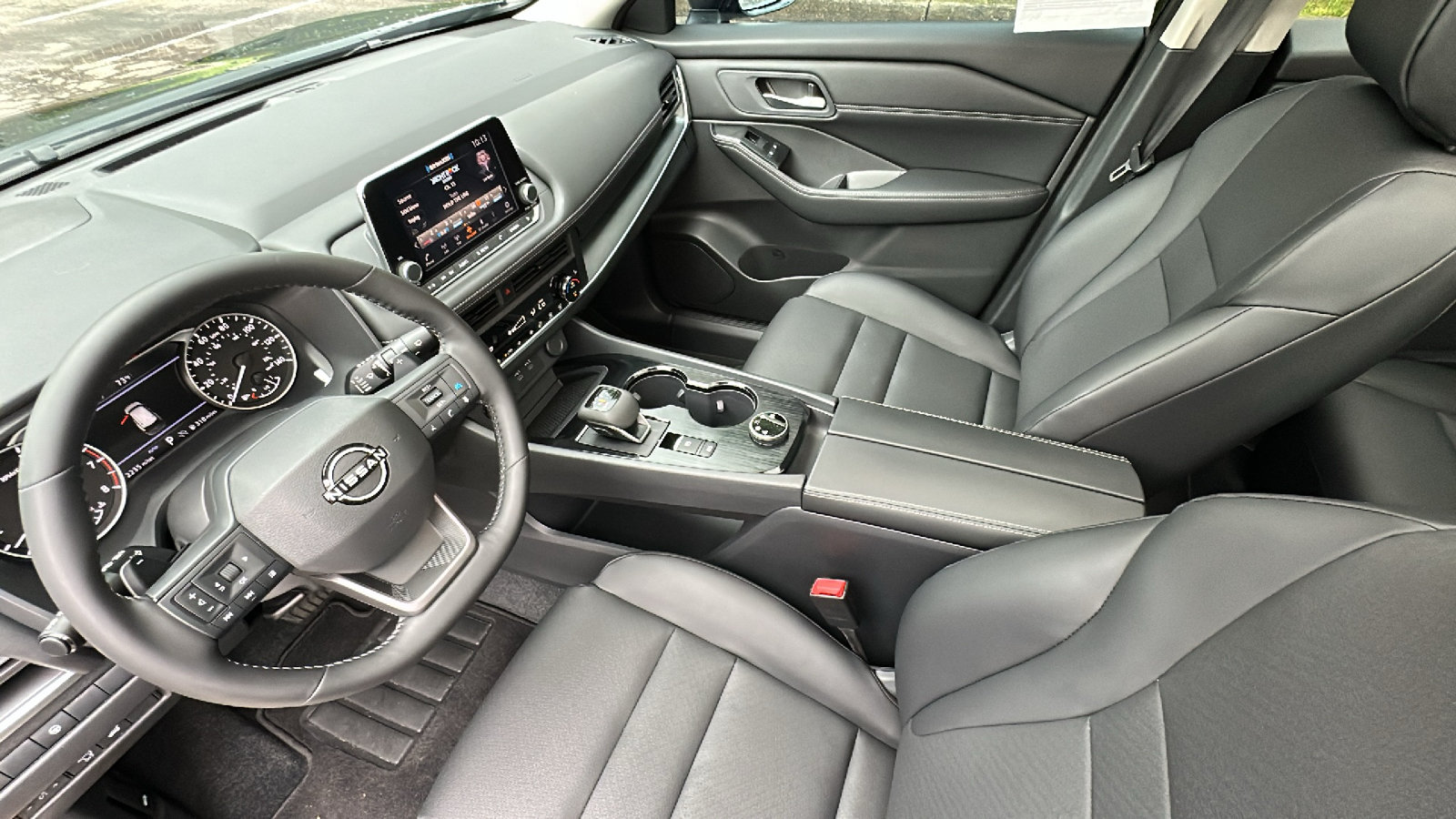 Certified 2026 Nissan Rogue Dark Armor AWD/4WD image 21