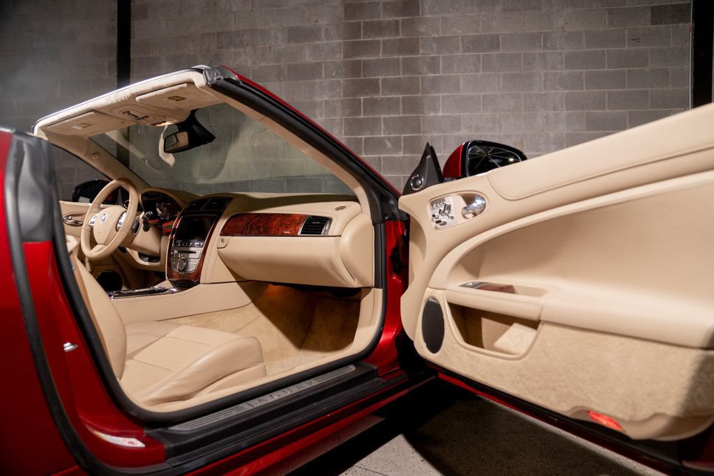 Used 2010 Jaguar XK Convertible RWD image 28