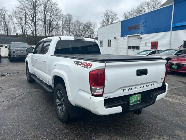 Used 2017 Toyota Tacoma TRD Sport w/ Tow Package AWD/4WD image 11