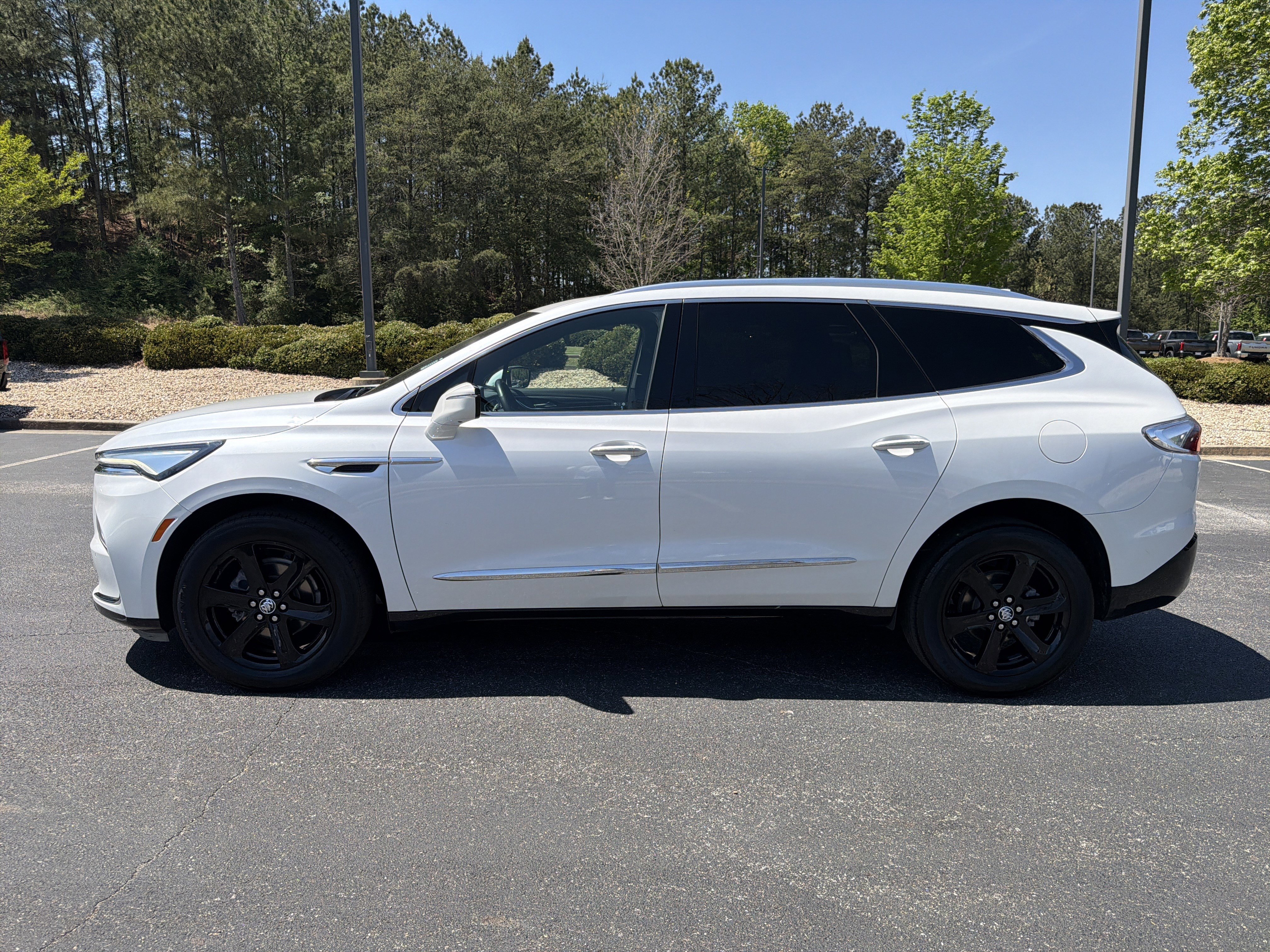 Used 2023 Buick Enclave Essence w/ Experience Buick Package AWD/4WD image 8