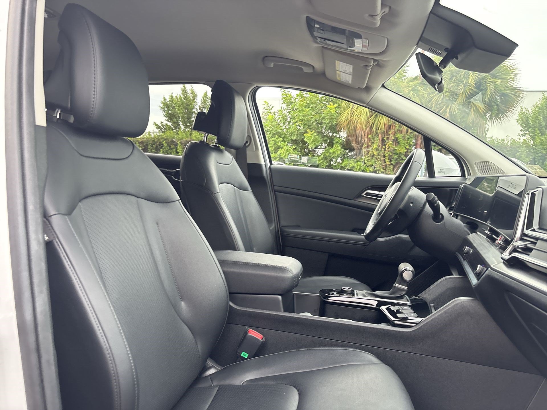 Used 2024 Kia Sportage EX FWD image 23