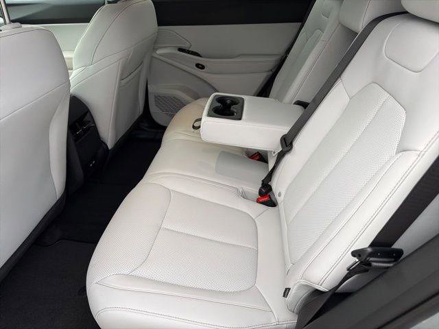 New 2026 Jeep Cherokee Limited image 18