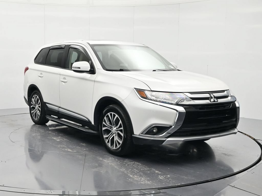 Used 2018 Mitsubishi Outlander SE FWD image 3