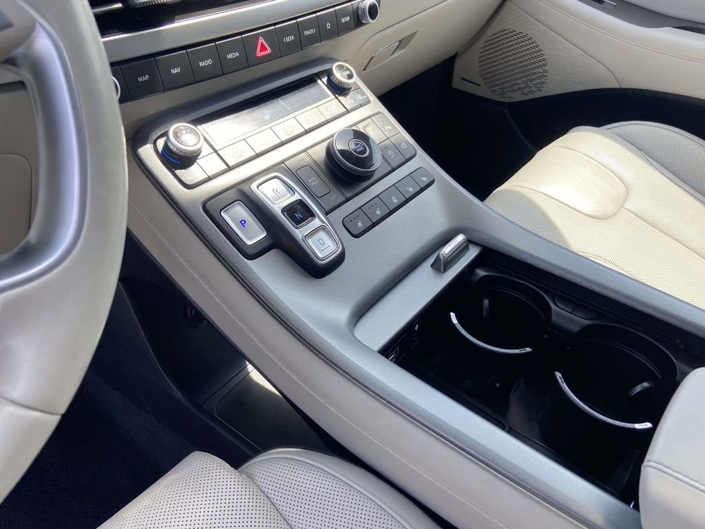 Used 2024 Hyundai Palisade Limited FWD image 21