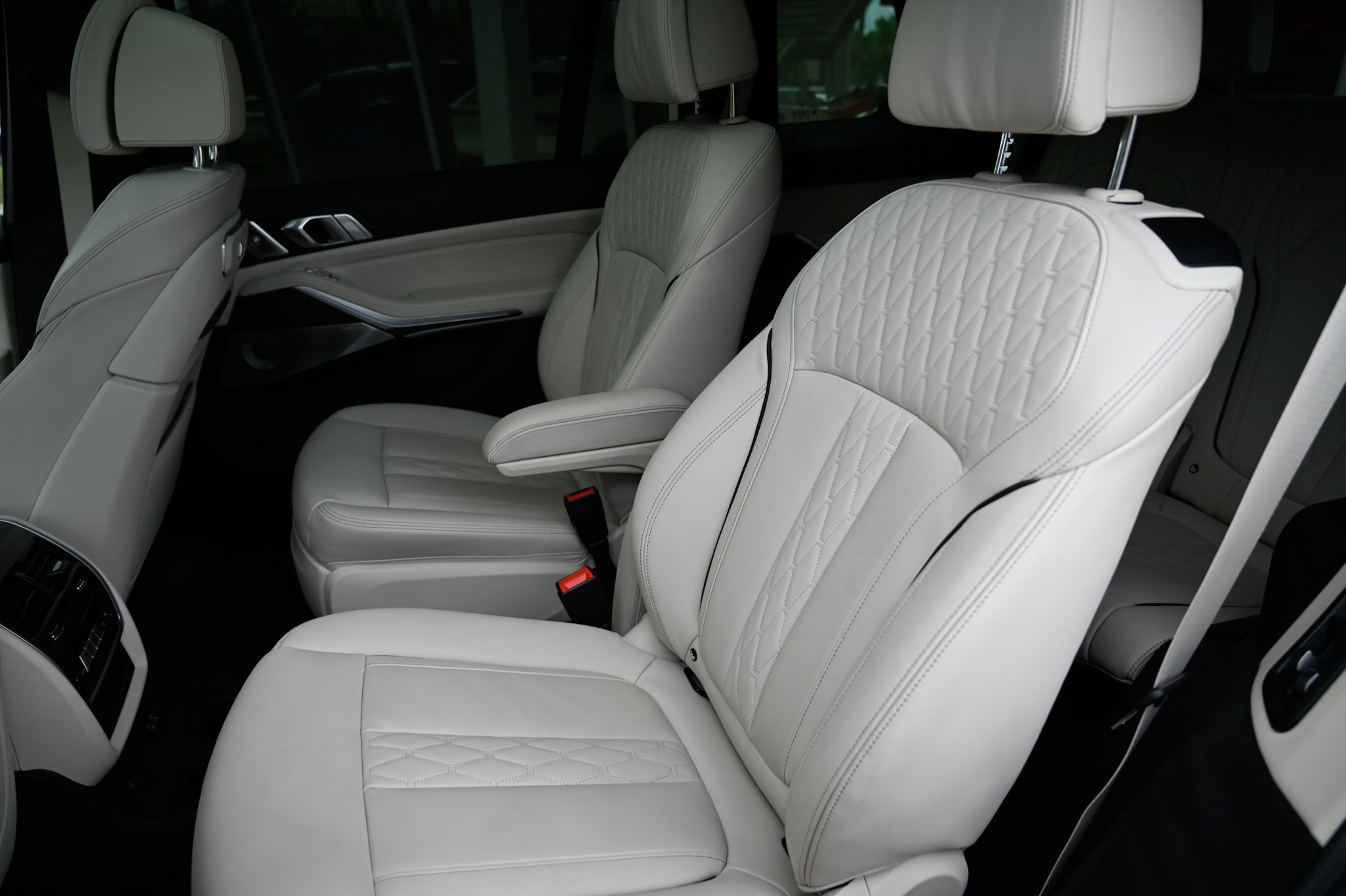Used 2023 BMW X7 xDrive40i w/ Executive Package AWD/4WD image 40