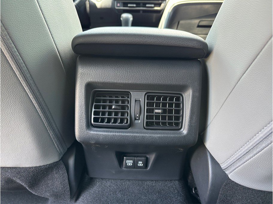 Used 2025 Toyota Camry SE FWD image 35