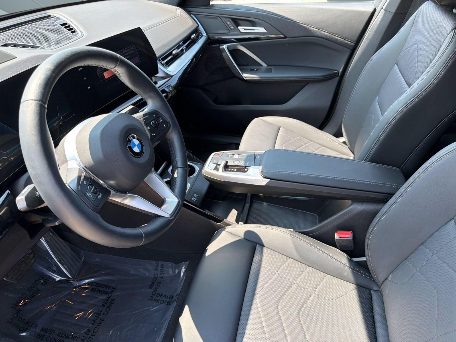 Used 2026 BMW X2 xDrive28i AWD/4WD image 4