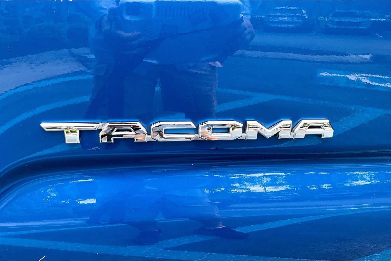 Used 2017 Toyota Tacoma TRD Off-Road w/ Tow Package AWD/4WD image 28