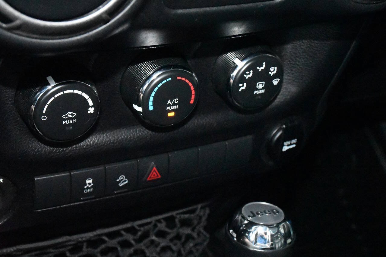 Used 2016 Jeep Wrangler Unlimited Sport AWD/4WD image 30