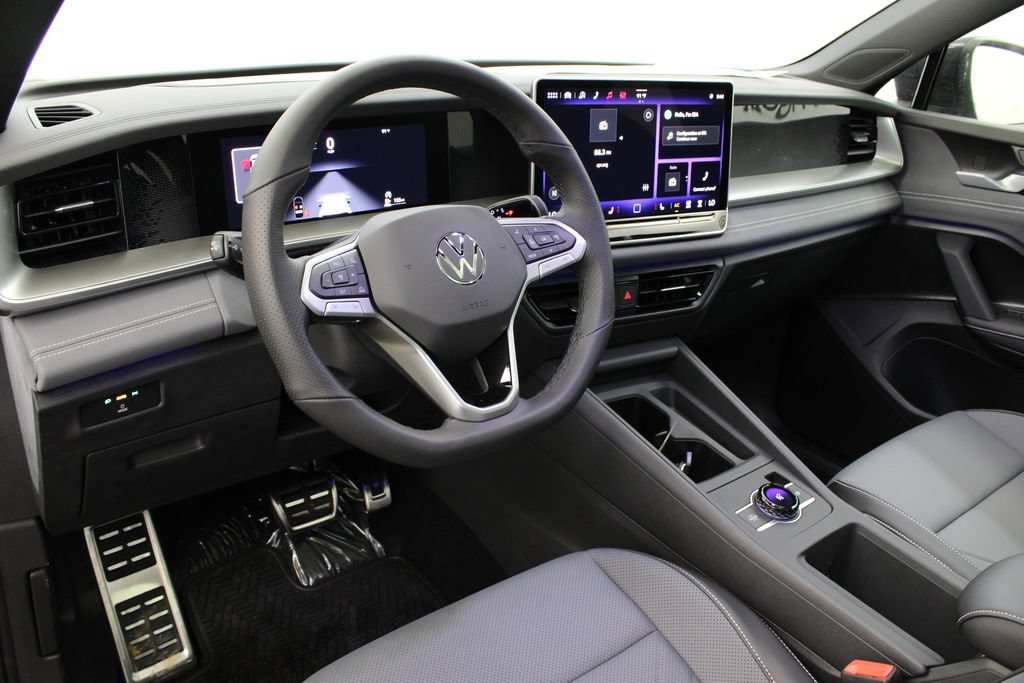 New 2026 Volkswagen Tiguan SE R-Line FWD image 15