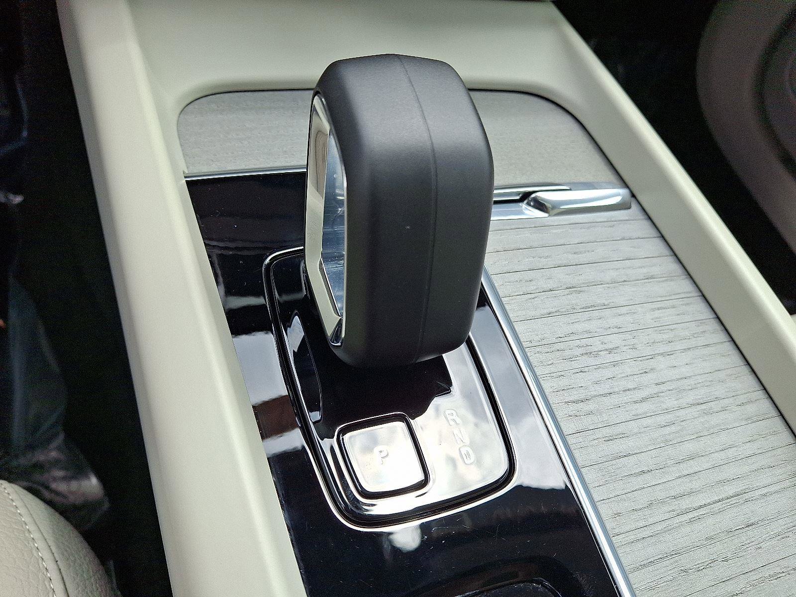 Certified 2024 Volvo V60 B5 Cross Country Plus w/ Protection Package Premier image 15