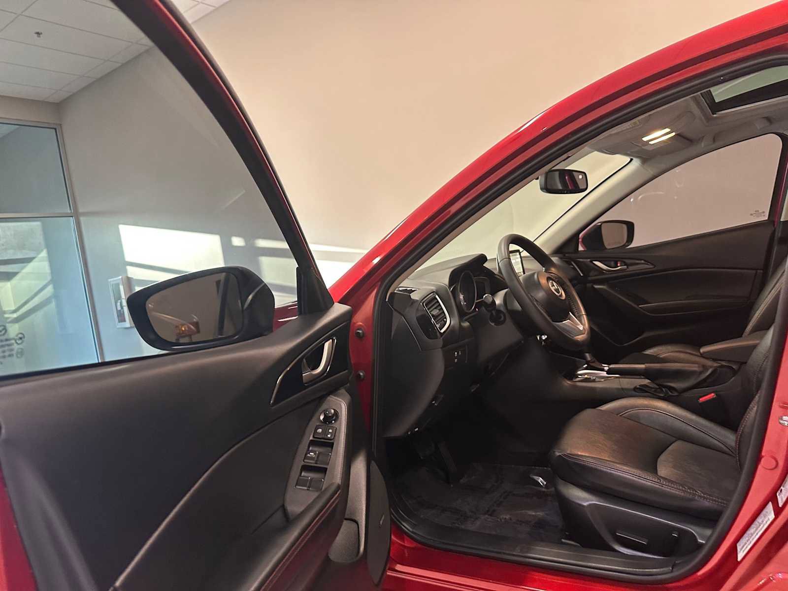 Used 2015 MAZDA MAZDA3 i Grand Touring image 23