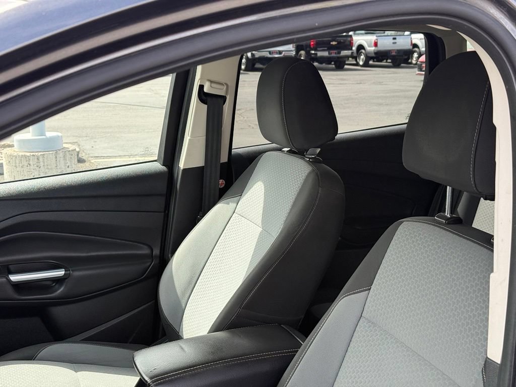 Used 2017 Ford Escape SE w/ Equipment Group 201A AWD/4WD image 14